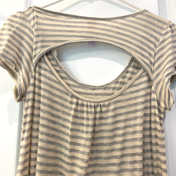 Alya Striped Hi Low Hem Tunic Top with Cut out back and Scoop Neck - Picture 8 of 9